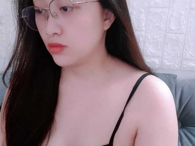 Amy-Yong live cam on BongaCams