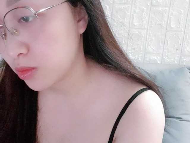 Amy-Yong, en vivo ahora en BongaCams
