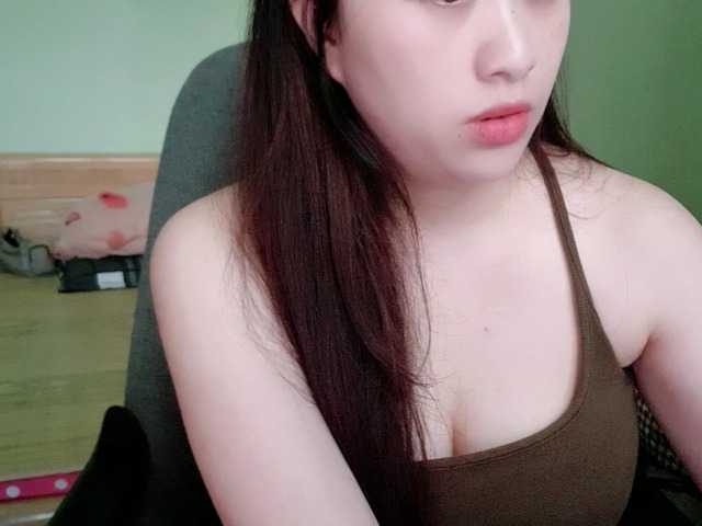 Amy-Yong — live female cam