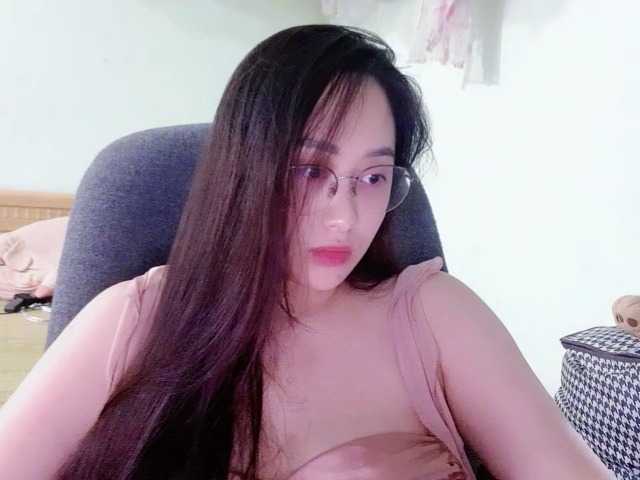 Amy-Yong live cam on BongaCams