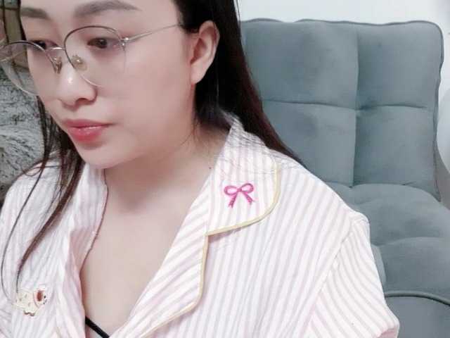 Amy-Yong live cam on BongaCams