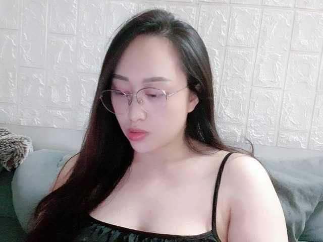 Amy-Yong live cam preview