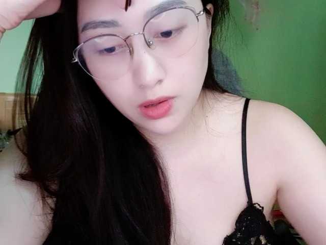 Amy-Yong live cam on BongaCams