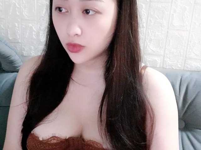 Amy-Yong live cam on BongaCams