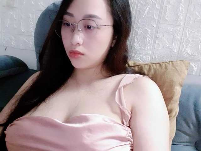 Amy-Yong live cam on BongaCams
