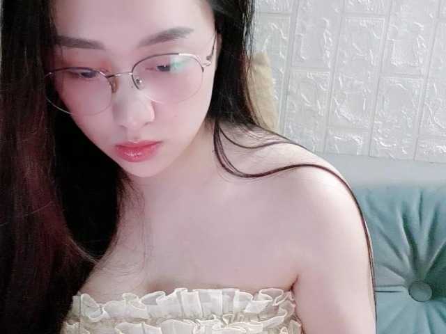 Amy-Yong live cam on BongaCams