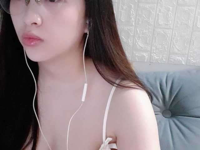Amy-Yong live cam preview