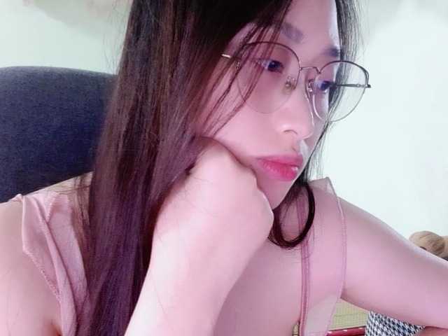 Amy-Yong live cam on BongaCams