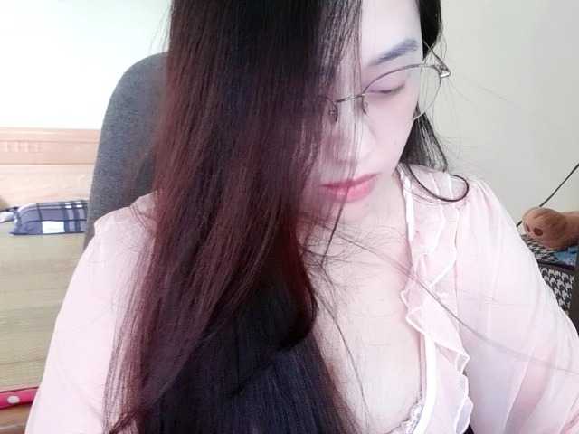 Amy-Yong live cam on UnifiedCams