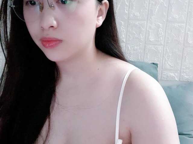 Amy-Yong live cam on BongaCams
