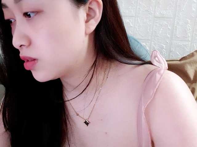 Amy-Yong live cam on BongaCams