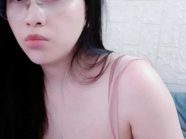 Amy-Yong live cam on BongaCams