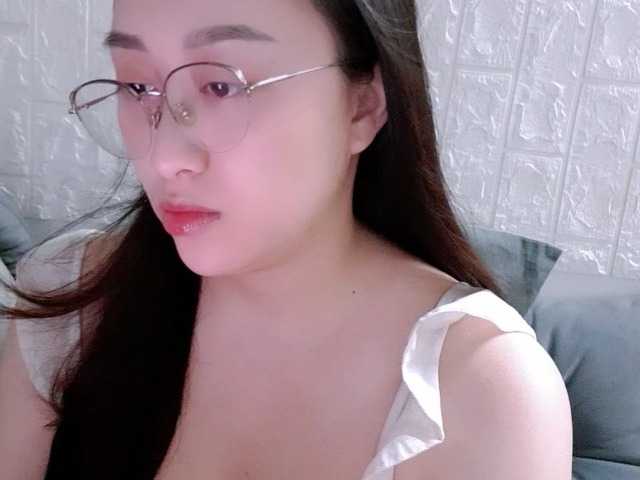 Amy-Yong live cam on BongaCams