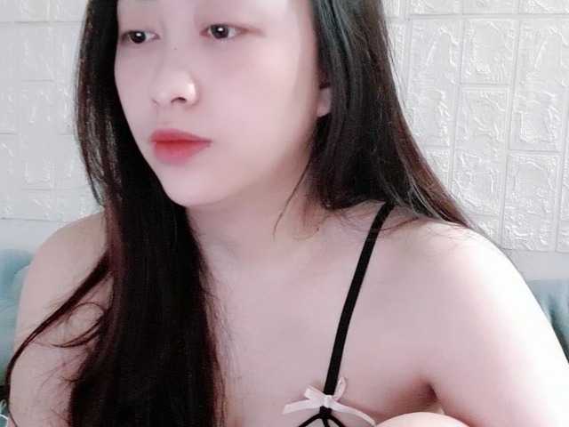Amy-Yong live cam on BongaCams