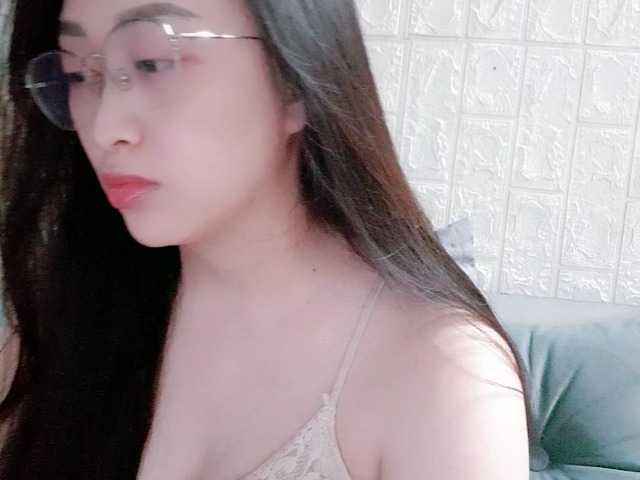 Amy-Yong live cam on BongaCams