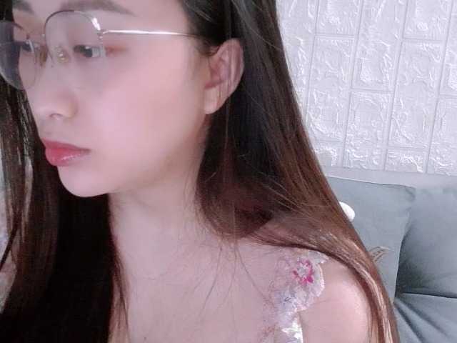 Amy-Yong live cam preview