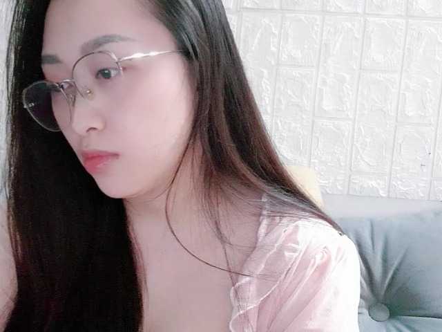Amy-Yong live cam