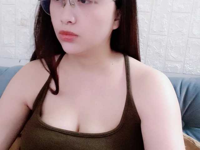 Amy-Yong live cam on BongaCams