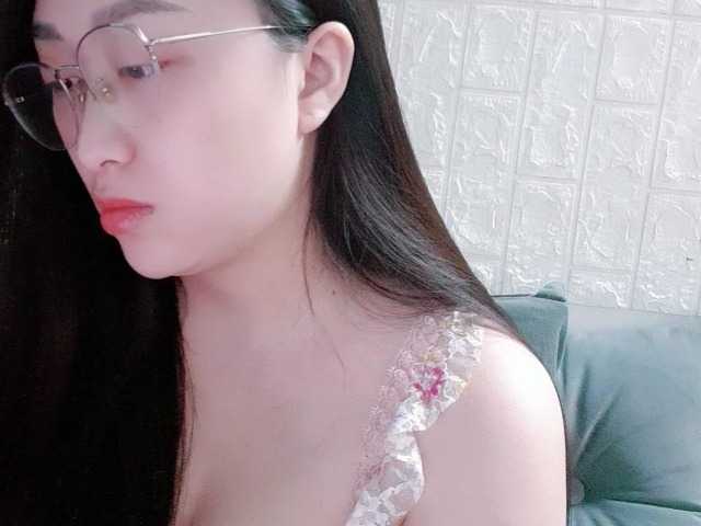 Amy-Yong live cam on BongaCams