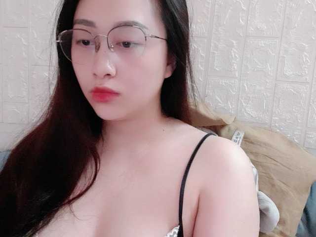 Amy-Yong live cam on BongaCams