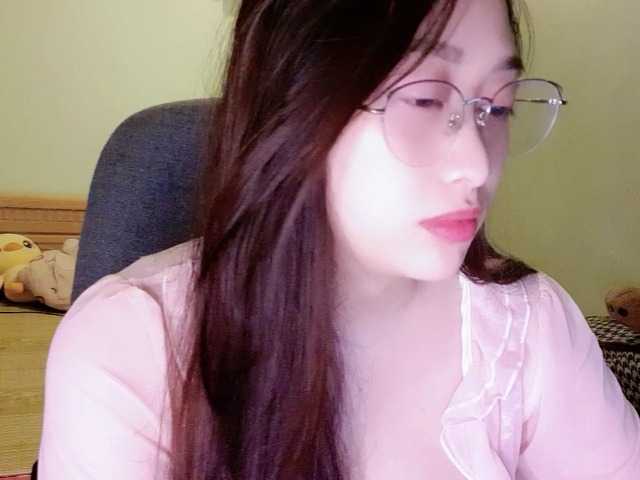 Amy-Yong live cam on UnifiedCams