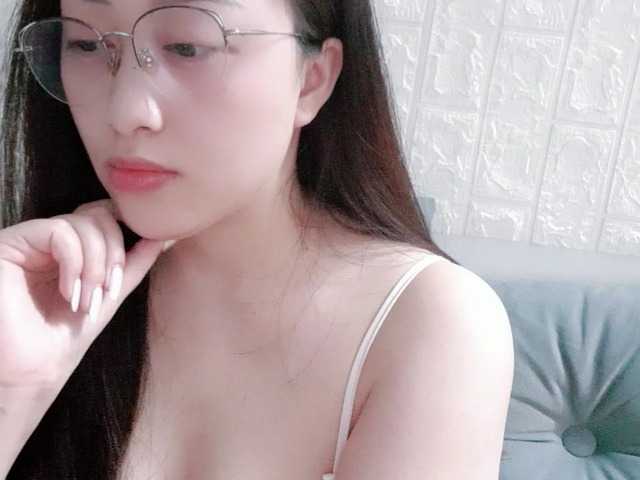 Amy-Yong live cam on BongaCams