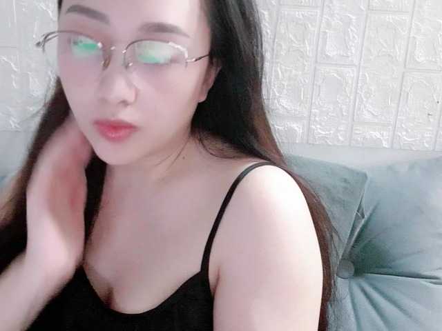 Amy-Yong live cam preview