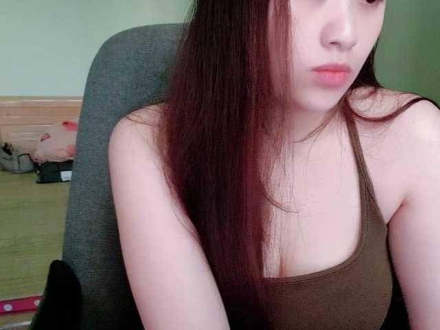 Amy-Yong — live female cam
