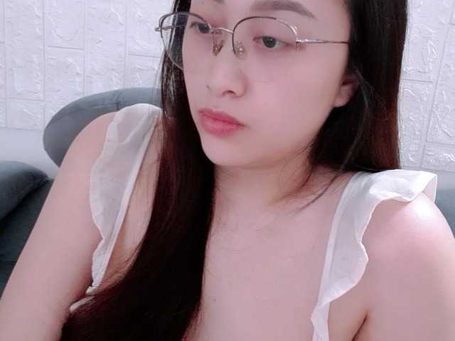 Amy-Yong live cam on BongaCams