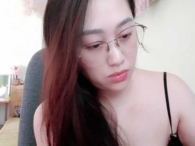 Amy-Yong live cam on BongaCams