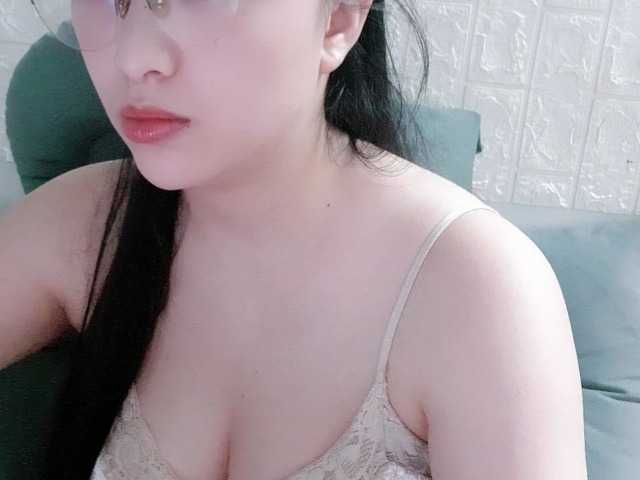 Amy-Yong live cam on BongaCams