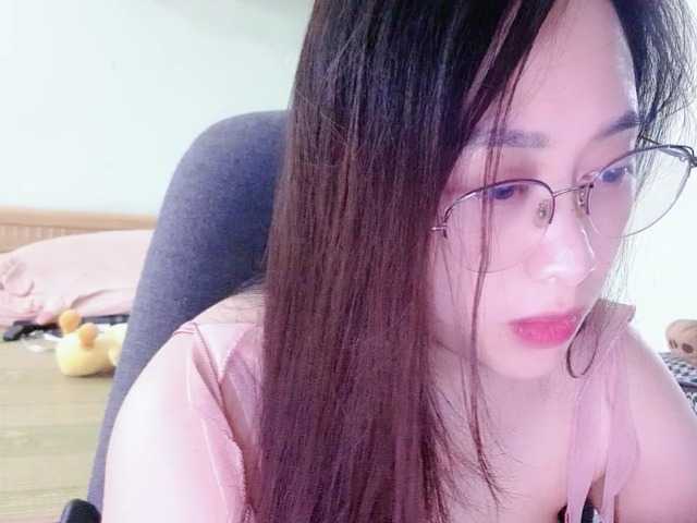 Amy-Yong live cam on BongaCams