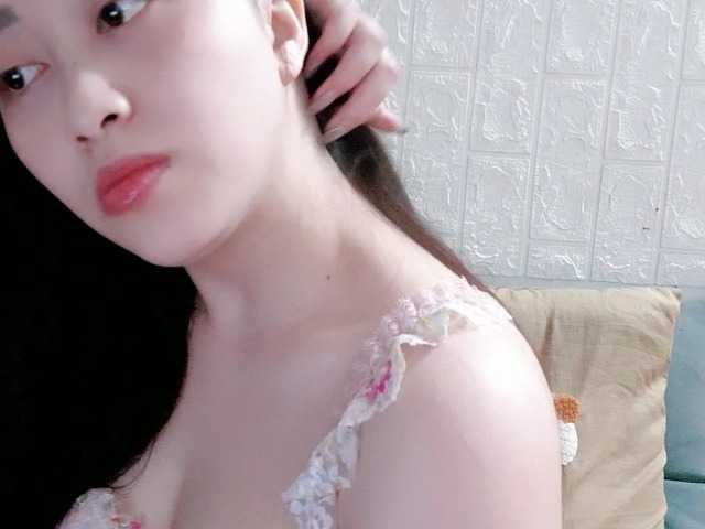 Amy-Yong live cam on BongaCams