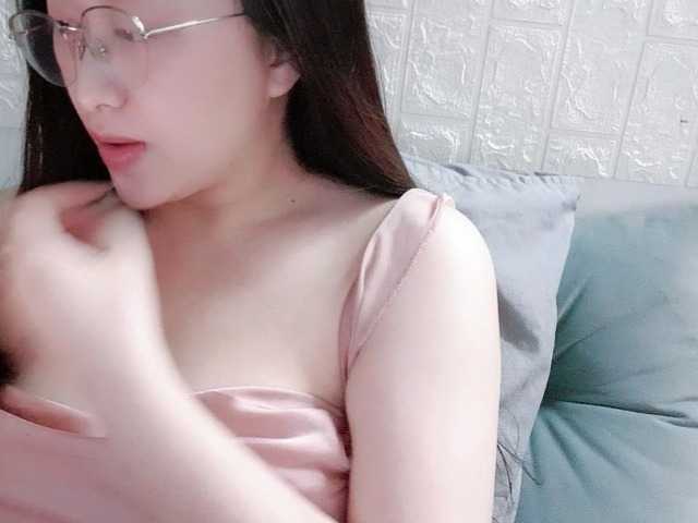 Amy-Yong live cam on BongaCams