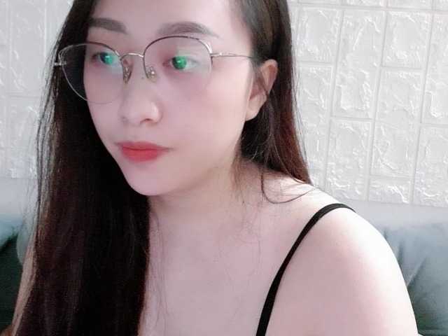Amy-Yong live cam on BongaCams