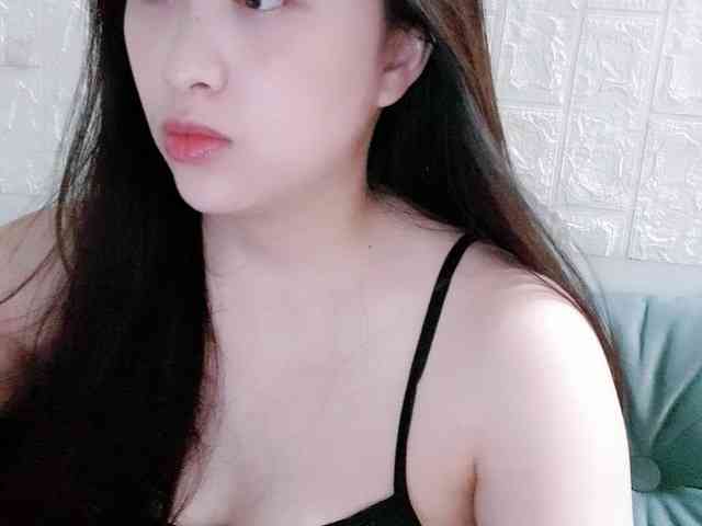 Model: Amy-Yong