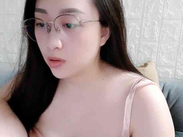 Model: Amy-Yong