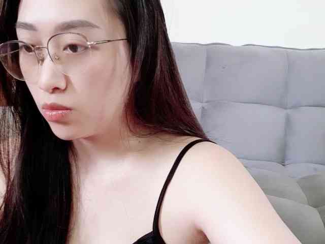 Model: Amy-Yong