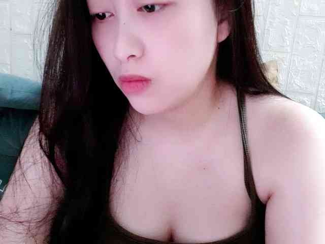 Model: Amy-Yong