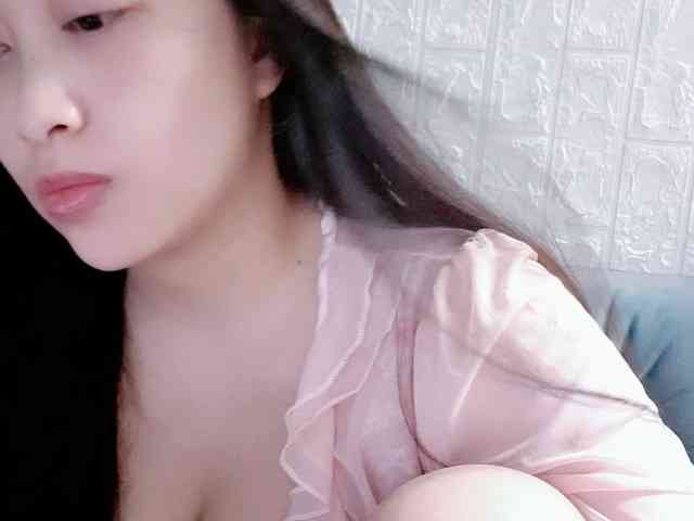 Model: Amy-Yong
