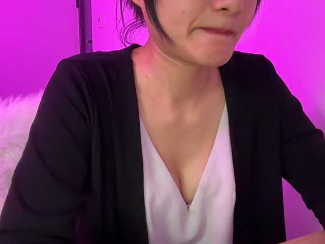 Julia-Zhen live cam on BongaCams