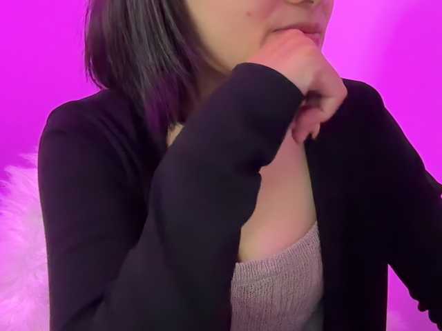 Julia-Zhen live cam on BongaCams