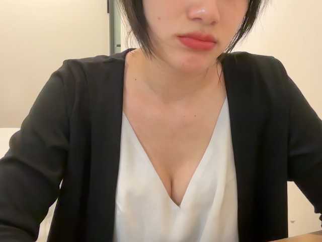Julia-Zhen live cam on BongaCams