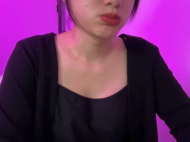 Julia-Zhen live cam on BongaCams