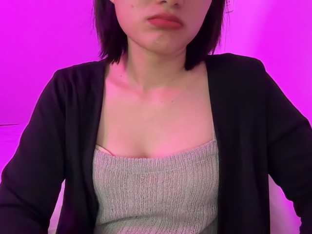 Julia-Zhen live cam on BongaCams