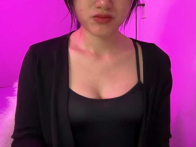 Julia-Zhen live cam on BongaCams