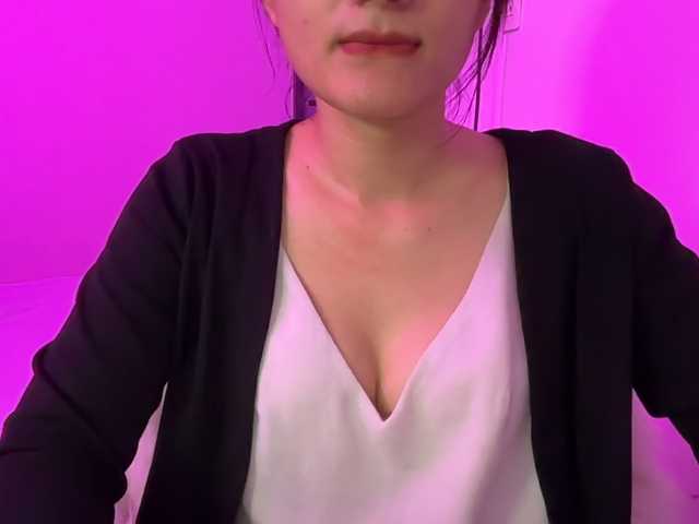 Julia-Zhen live cam on BongaCams