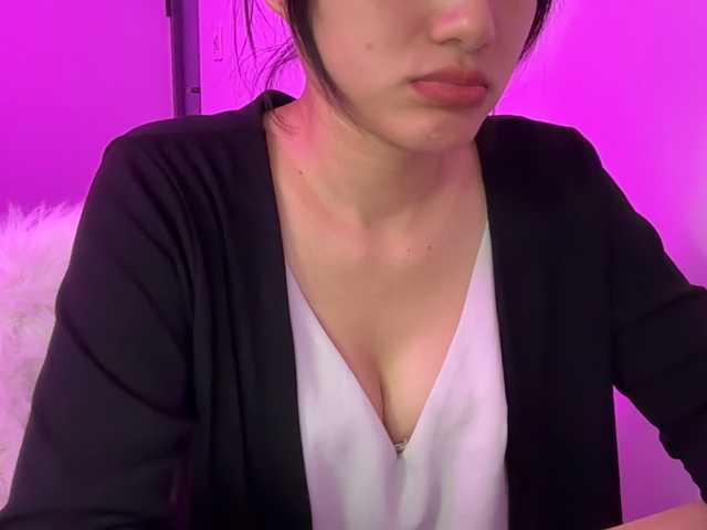 Julia-Zhen live cam on BongaCams