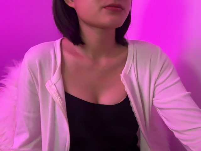 Julia-Zhen live cam on BongaCams
