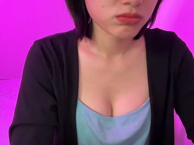 Julia-Zhen live cam on BongaCams